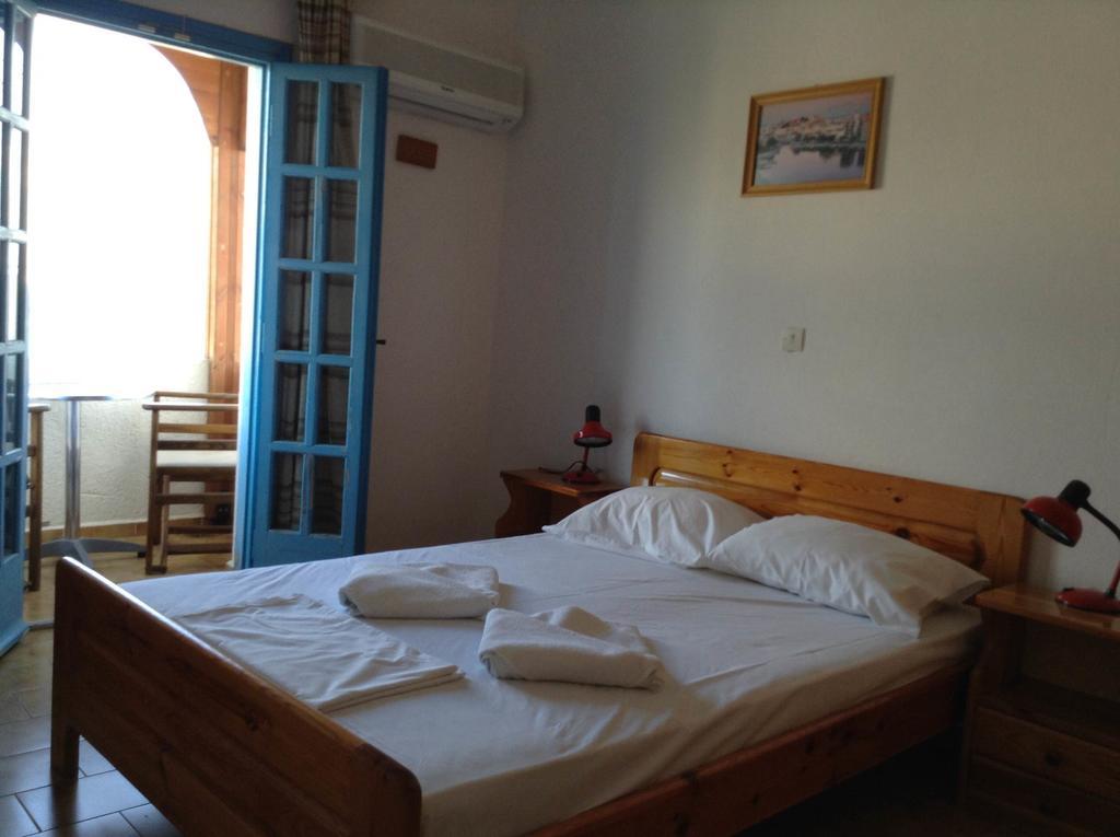 Stavros Apartments Istro Bilik gambar