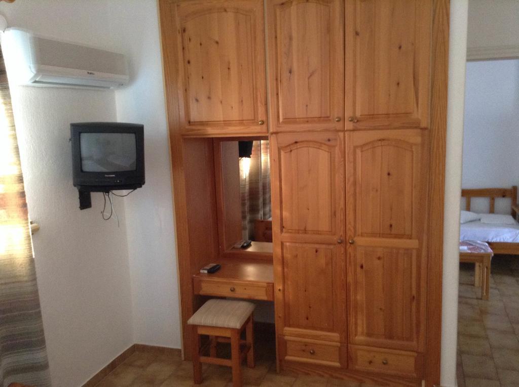 Stavros Apartments Istro Bilik gambar